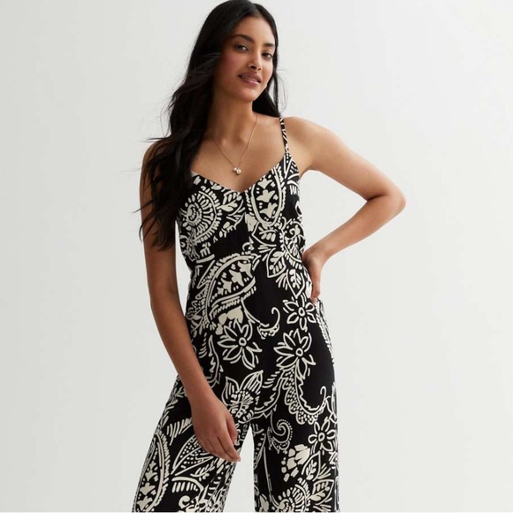 BOHO Strappy Jumpsuit Size Small. Gently used in excellent condition! - Picture 1 of 12